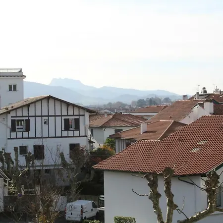 Les Camelias * Saint-Jean-de-Luz